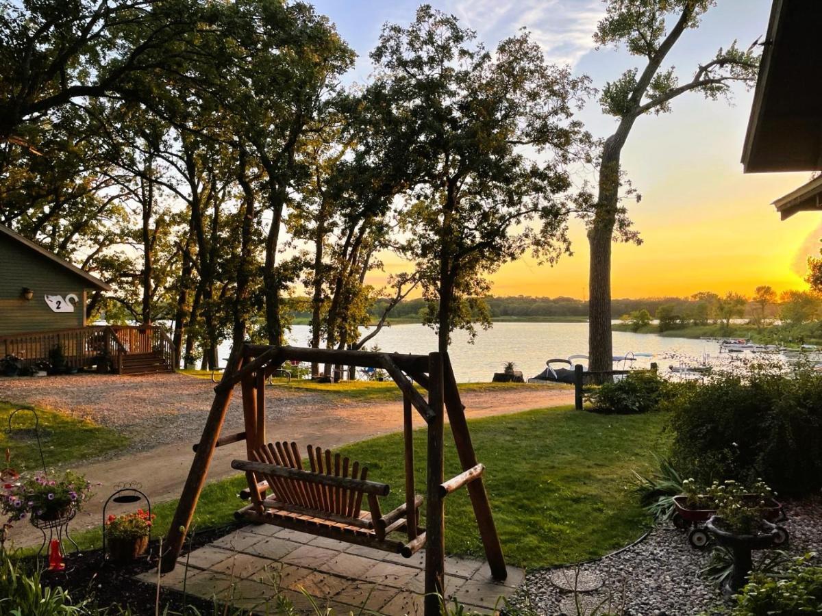Swan Lake Resort & Campground Fergus Falls Exteriör bild